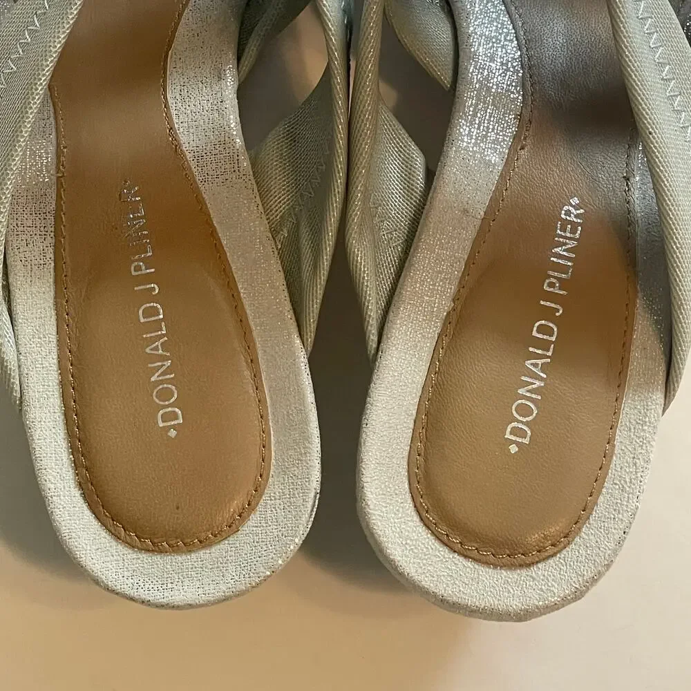 Donald J. Pliner HAIA Open Toe Sandals Womens Size 10 Mint Green Silver Metallic